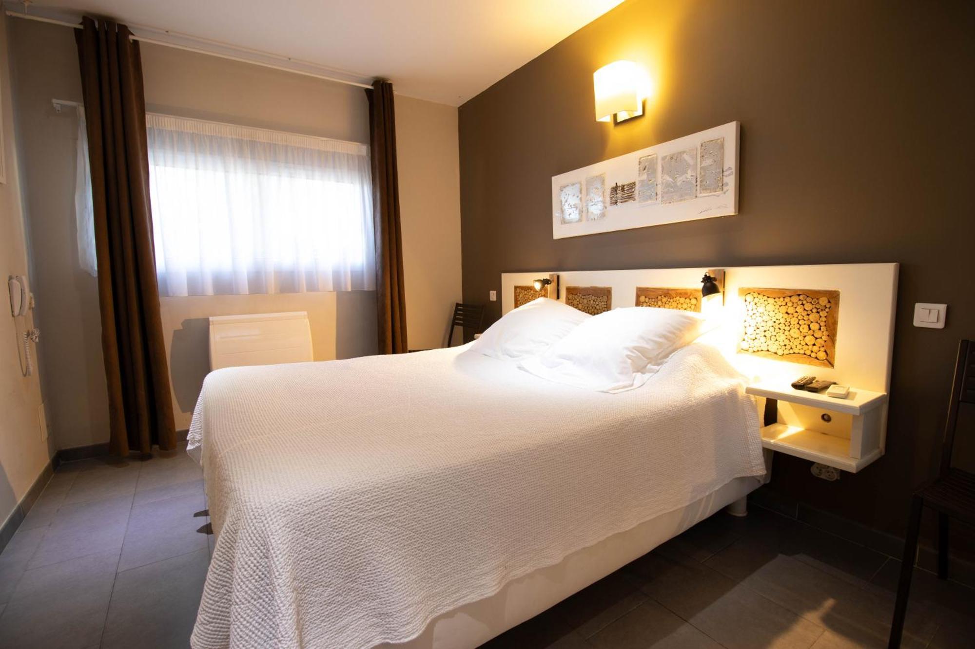 Athena Motel Saint Aygulf Buitenkant foto